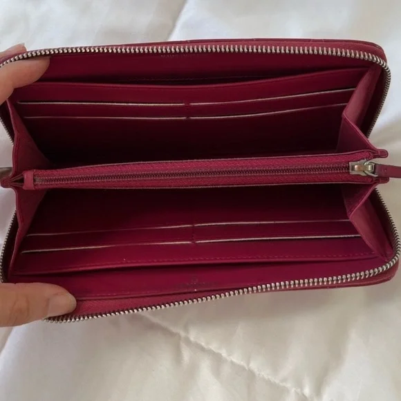 Authentic Chanel zippy wallet - Picture 9 of 13